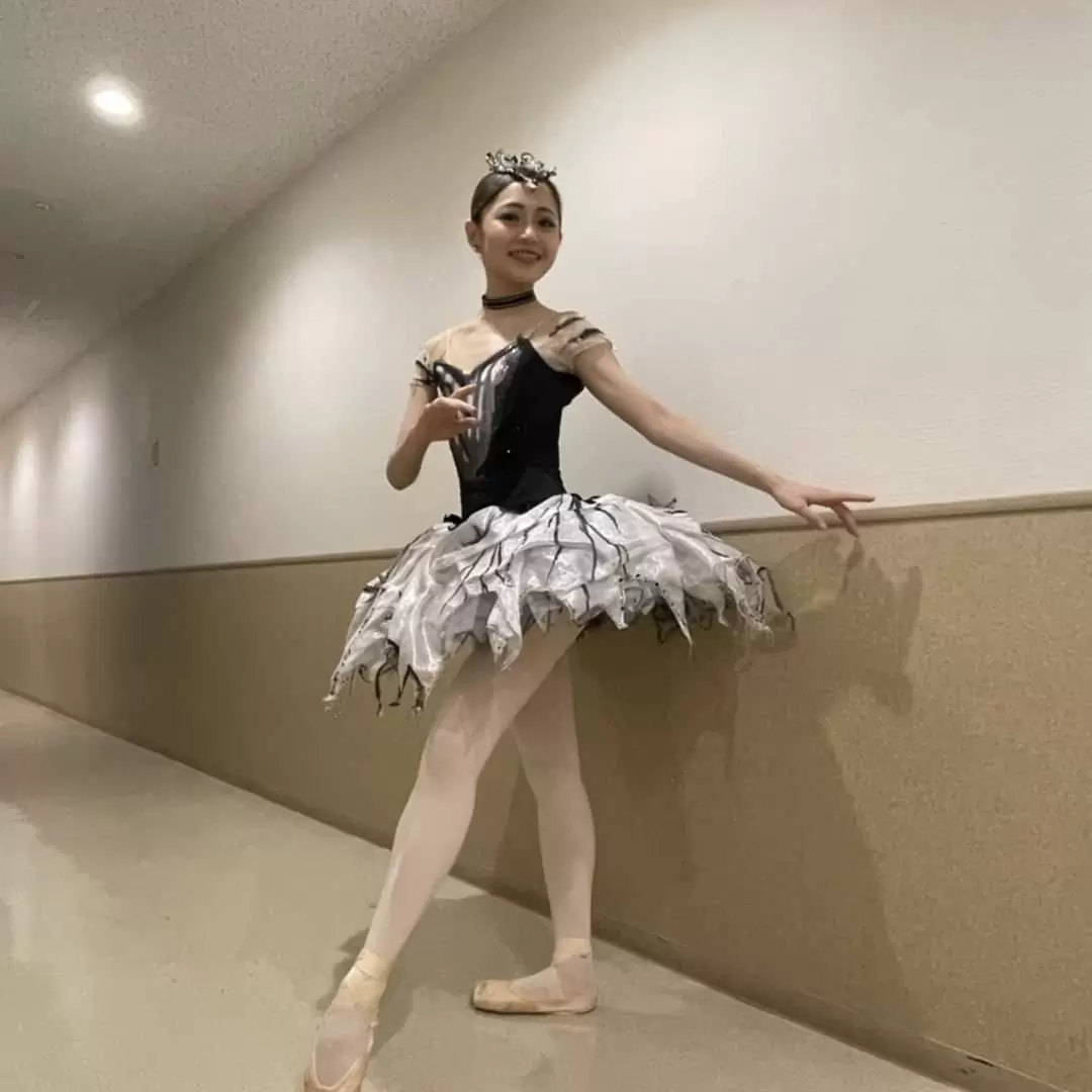 少し（大分？）遅くなってしまいたが、10月は生徒の出演する舞台を2本観に行く機会がありました。由井里奈が出演したK-BALLET COMPANYの「シンデレラ」と藤井ももかが出演した第37回芸術舞踊展の「ジゼル」より第2幕です。2人共与えられた役目をしっかりとこなしていました。今後も活躍が楽しみです！ #長谷川バレエスタジオ#東戸塚バレエ#K-BALLET COMPANY#シンデレラ